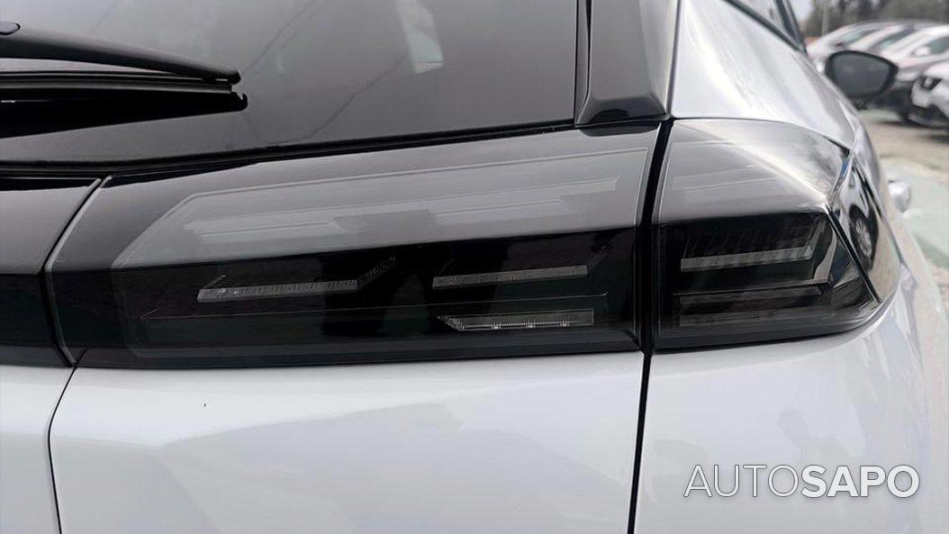 Peugeot 2008 1.2 PureTech Allure EAT8 de 2025