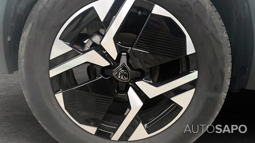 Peugeot 2008 1.2 PureTech Allure EAT8 de 2025