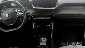 Peugeot 2008 1.2 PureTech Allure EAT8 de 2025