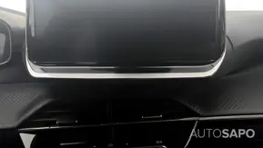 Peugeot 2008 1.2 PureTech Allure EAT8 de 2025