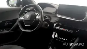 Peugeot 2008 1.2 PureTech Allure EAT8 de 2025