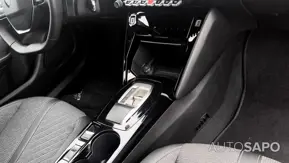 Peugeot 2008 1.2 PureTech Allure EAT8 de 2025