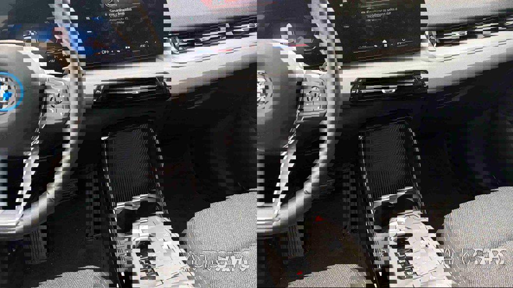 BMW iX1 eDRIVE20 de 2024