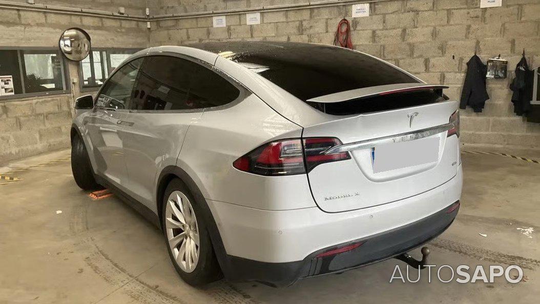 Tesla Model X 90D de 2016