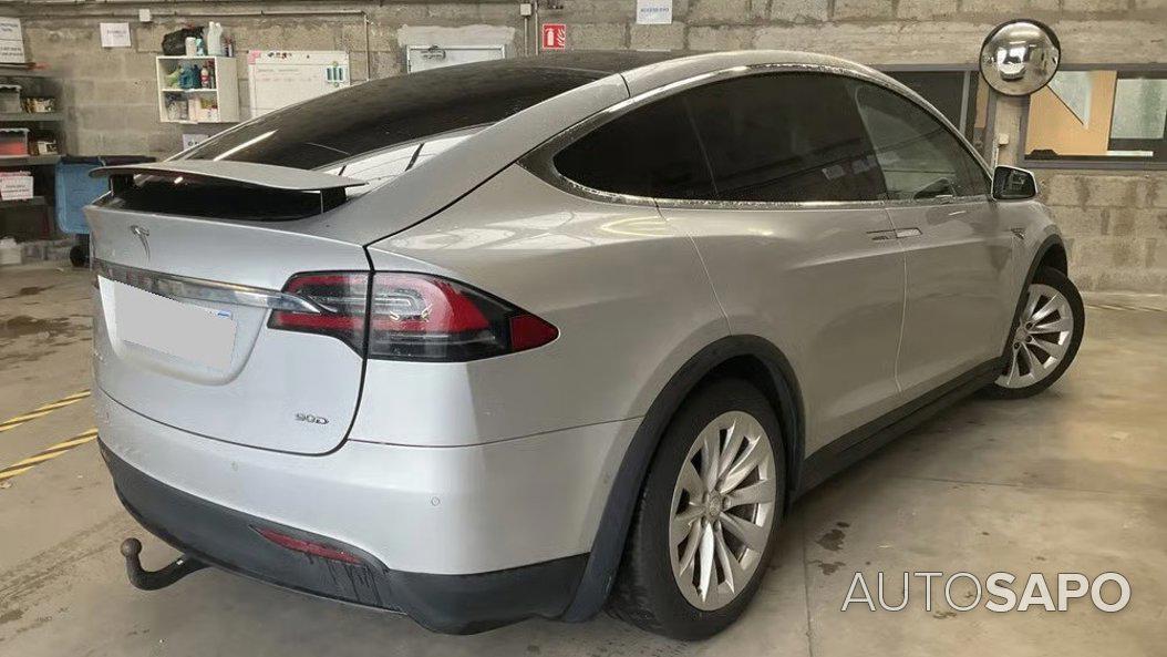Tesla Model X 90D de 2016