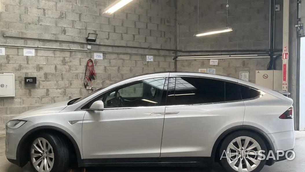 Tesla Model X 90D de 2016