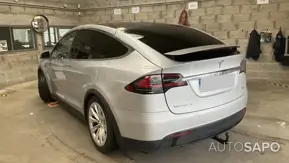 Tesla Model X 90D de 2016