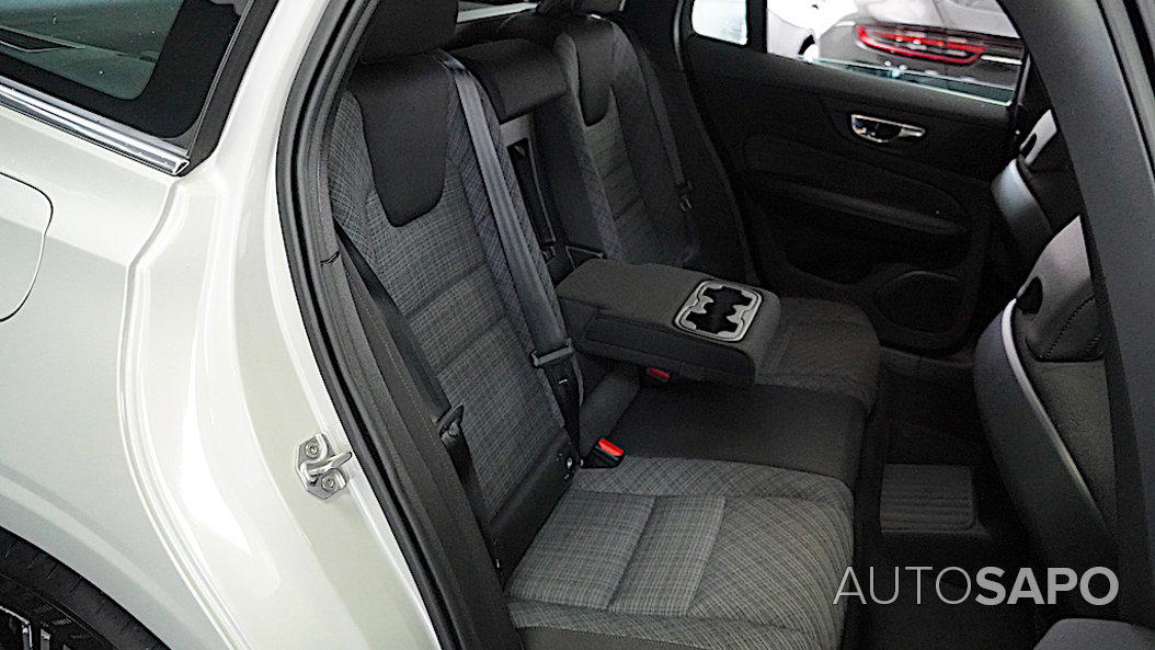 Volvo V60 2.0 T6 AWD TE Inscription Expression de 2021