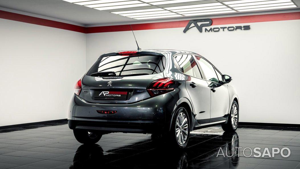Peugeot 208 1.2 PureTech Allure de 2017
