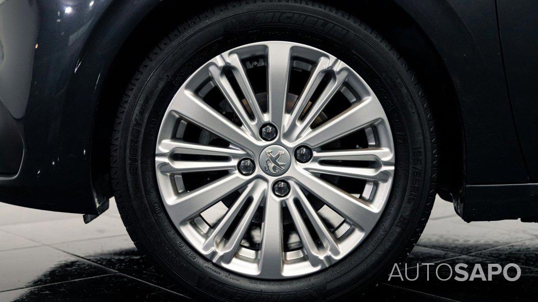 Peugeot 208 1.2 PureTech Allure de 2017