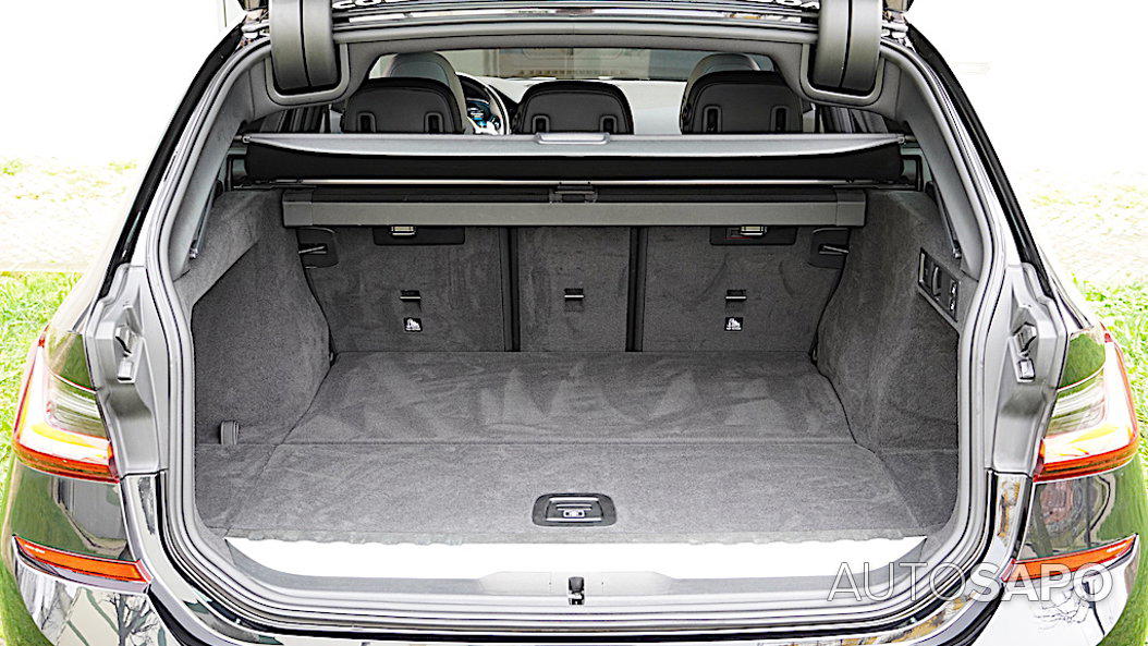 BMW Série 3 330 e Touring Pack M Auto de 2021