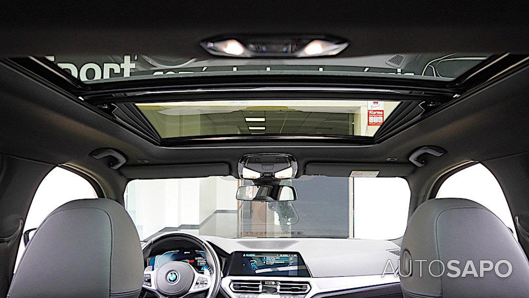 BMW Série 3 330 e Touring Pack M Auto de 2021