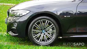BMW Série 3 330 e Touring Pack M Auto de 2021