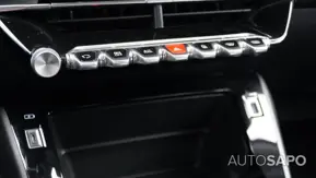 Peugeot 2008 1.2 PureTech Active EAT8 de 2020