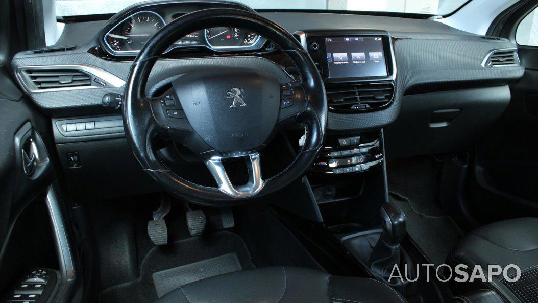 Peugeot 2008 1.2 PureTech Allure de 2016