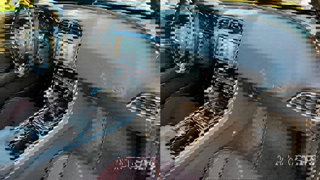 Jaguar XE 2.0 D R-Sport de 2015