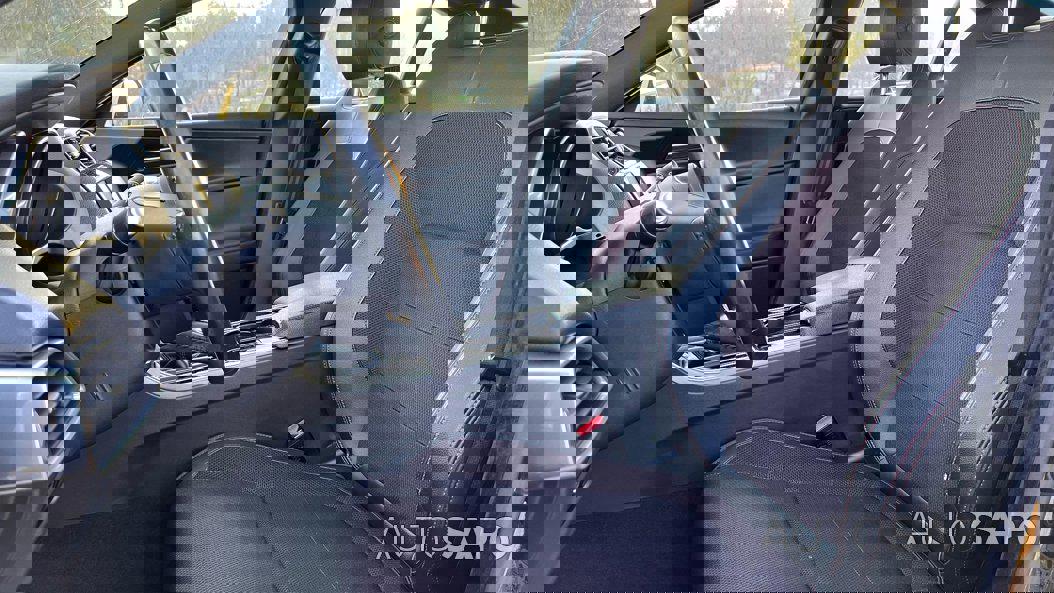 Jaguar XE 2.0 D R-Sport de 2015