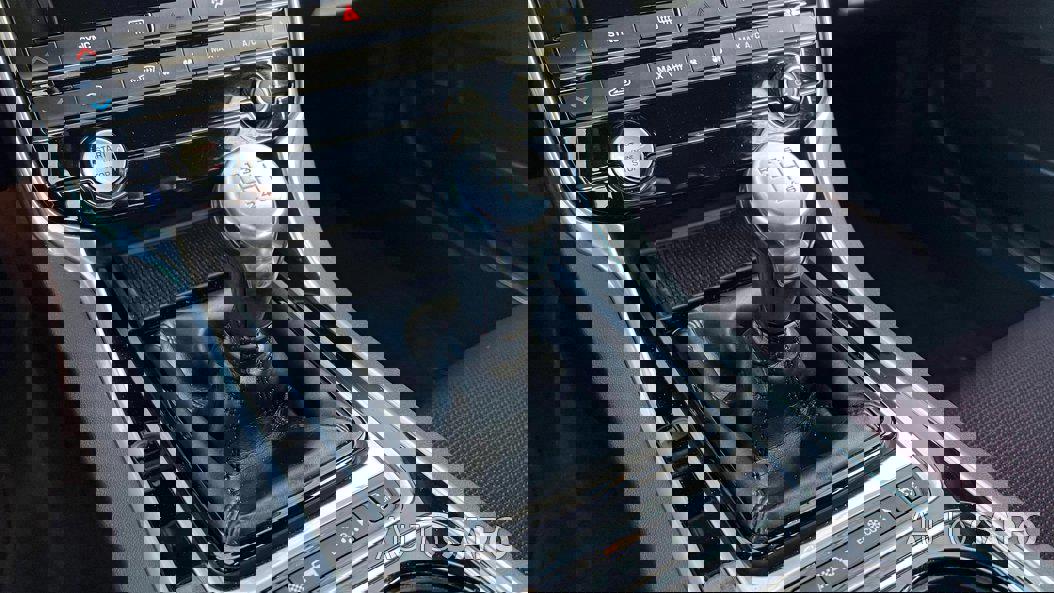 Jaguar XE 2.0 D R-Sport de 2015