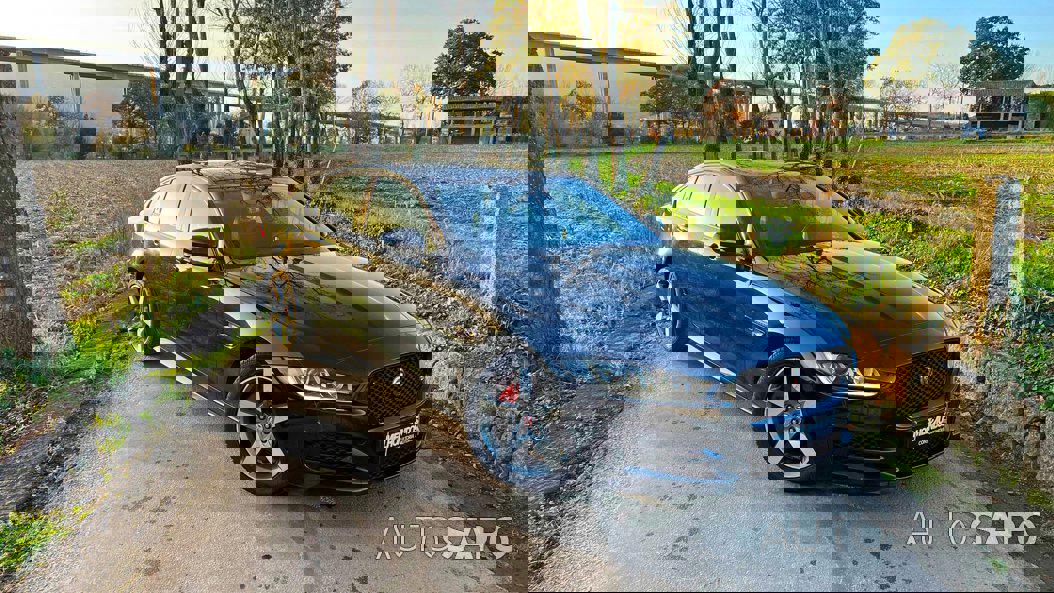 Jaguar XE 2.0 D R-Sport de 2015