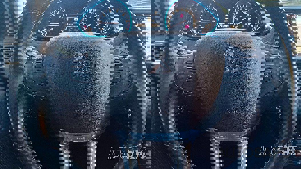 Peugeot 2008 1.2 PureTech Allure EAT6 de 2017