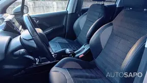 Peugeot 2008 1.2 PureTech Allure EAT6 de 2017