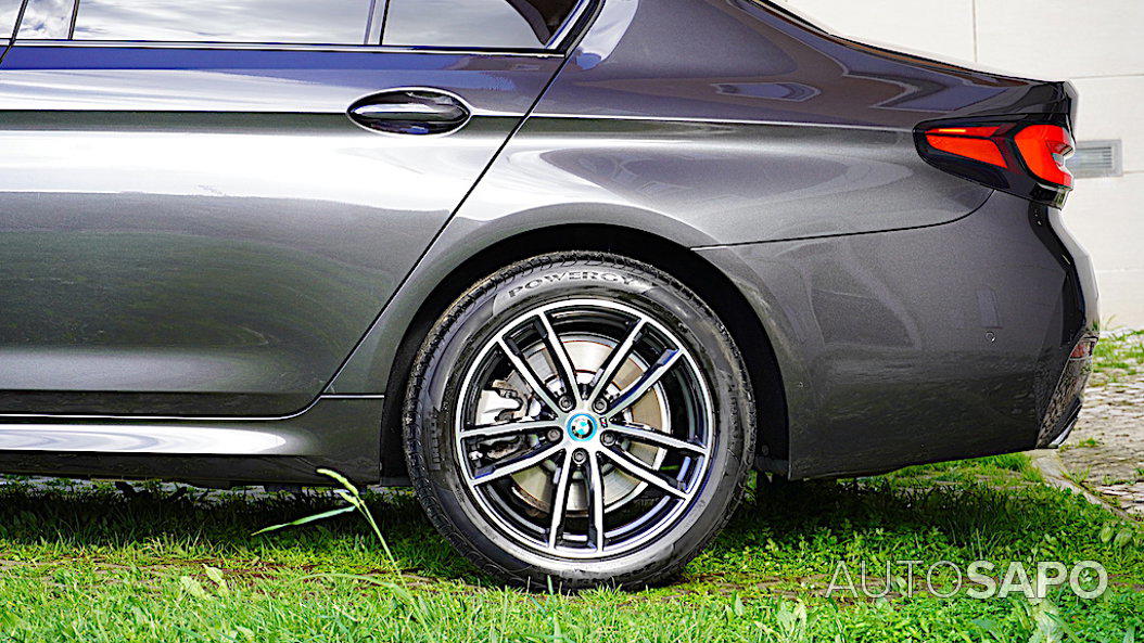 BMW Série 5 530 e iPerformance Pack M de 2023