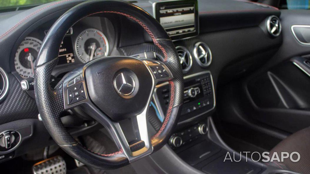 Mercedes-Benz Classe A 200 AMG Line Aut. de 2013