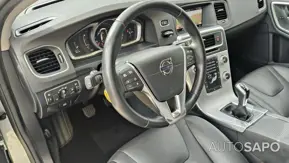 Volvo V60 Cross Country 2.0 D3 Momentum de 2018