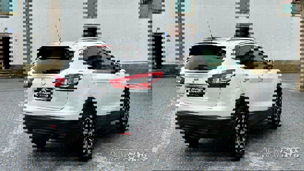 Nissan Qashqai 1.2 DIG-T N-Connecta de 2015