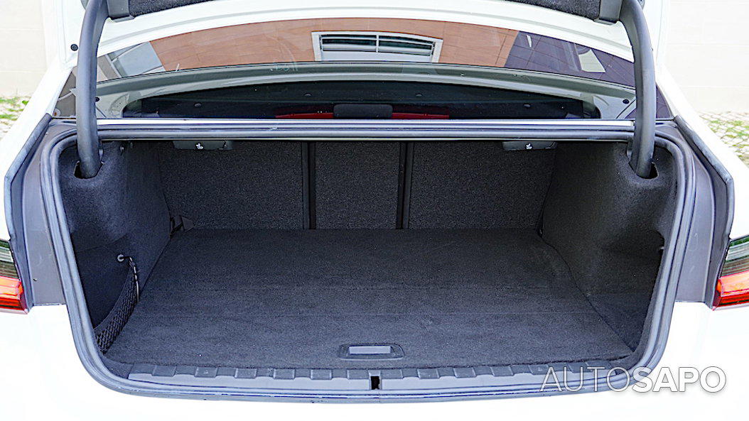 BMW Série 3 320 e Line Sport Auto de 2022