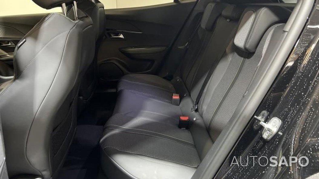 Peugeot e-2008 de 2023