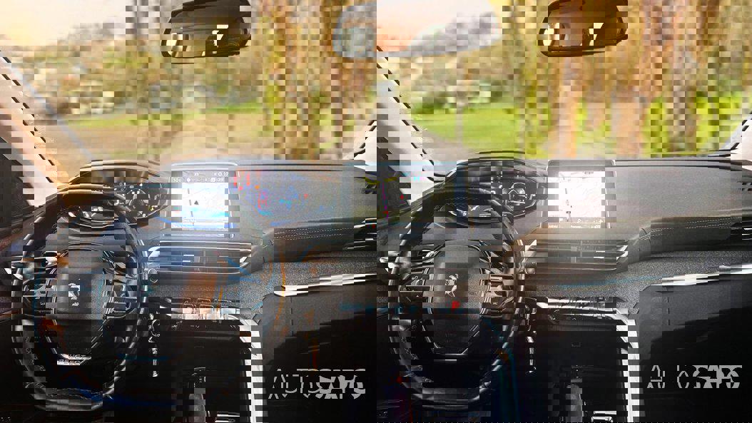 Peugeot 3008 1.2 PureTech Allure EAT6 de 2017