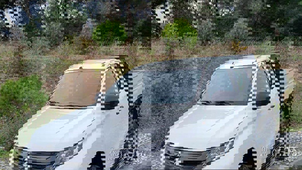 Mitsubishi L200 Strakar de 2021