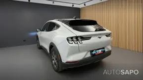 Ford Mustang Mach-E de 2022