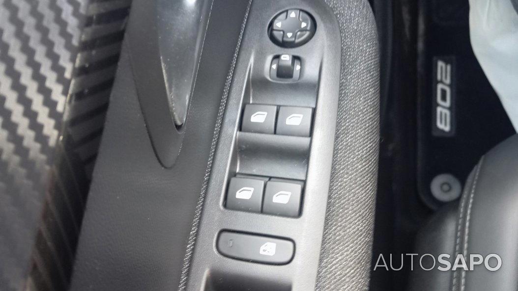 Peugeot 208 1.2 PureTech Style de 2025