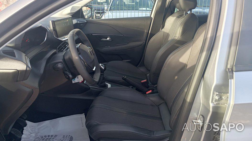 Peugeot 208 1.2 PureTech Style de 2025