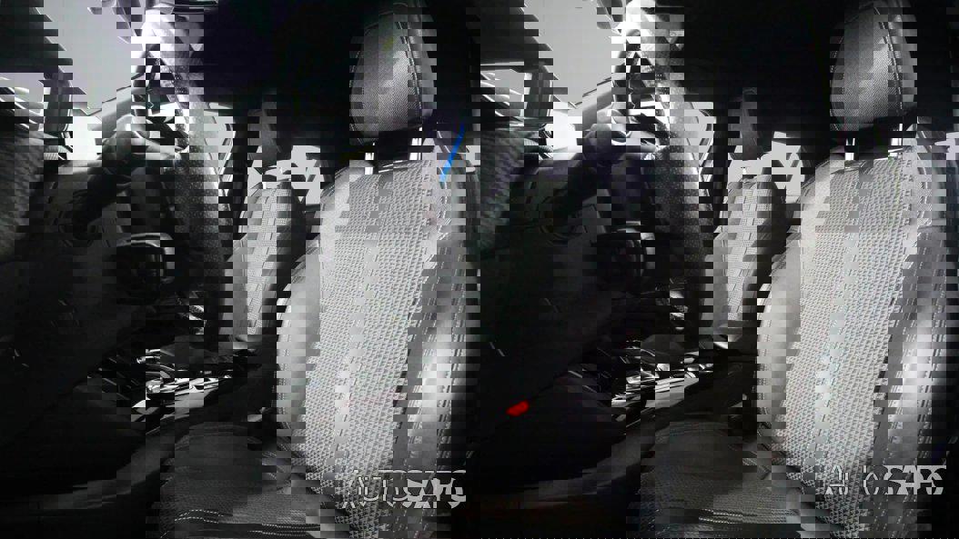 Peugeot e-2008 de 2023