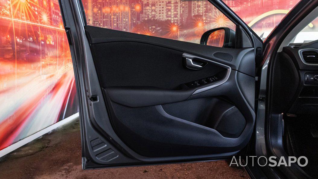 Volvo V40 2.0 D3 Momentum de 2019