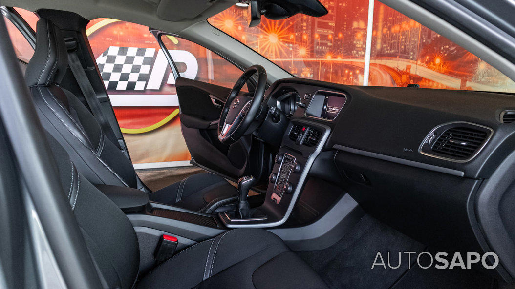 Volvo V40 2.0 D3 Momentum de 2019