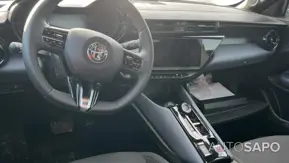 Alfa Romeo Junior Elettrica de 2025