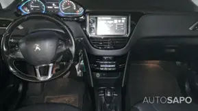 Peugeot 2008 1.2 PureTech Allure de 2015