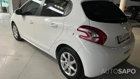 Peugeot 208 1.2 PureTech Allure de 2013