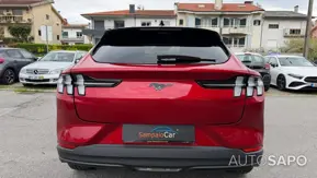 Ford Mustang Mach-E de 2025