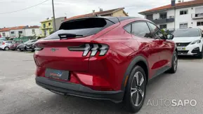Ford Mustang Mach-E de 2025