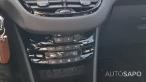 Peugeot 208 de 2012