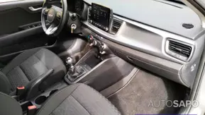 Kia Rio de 2021