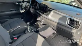 Kia Rio de 2023
