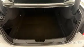 Jaguar XE de 2016