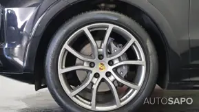Porsche Cayenne Dakar 84 de 2019