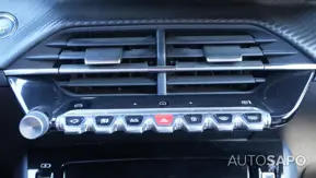 Peugeot e-2008 de 2025